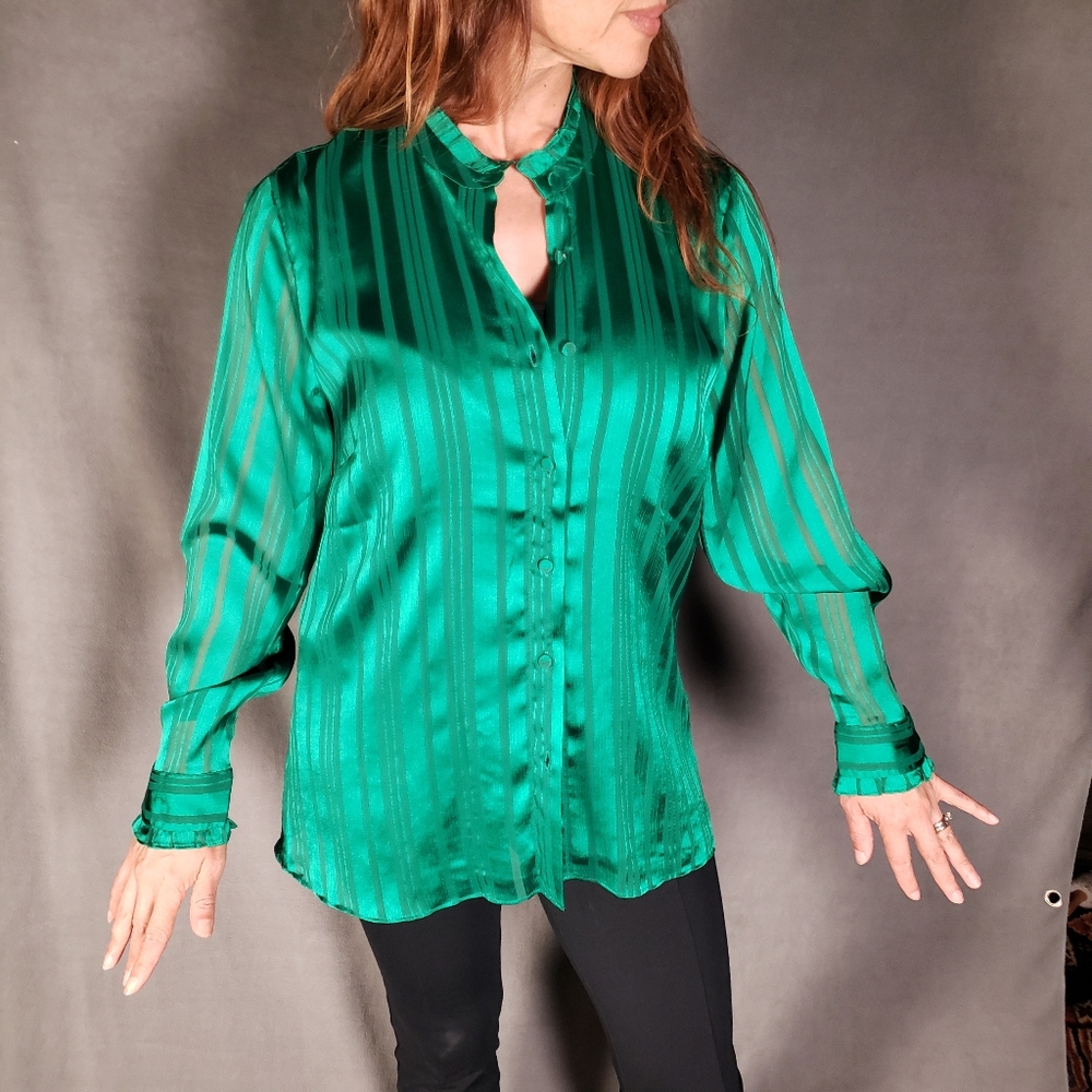 Elegant Green Satin Long Sleeves Blouse. An Taylor. Medium